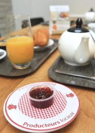 Jacquard Hotel