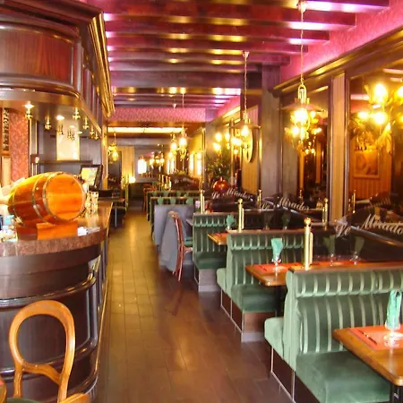 Jacquard Hotel